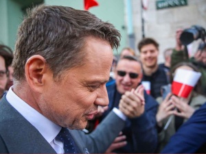 Ingerencja w wybory. Sztab Trzaskowskiego odcina się od filmów wspierających kandydata KO