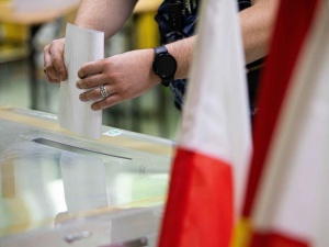 Ponad 70 przypadków naruszenia ciszy wyborczej. Wśród nich wpisy posła KO i wiceministra sprawiedliwości