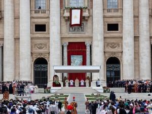 Regina Caeli: Papież powierzył Maryi całą swoją posługę Biskupa Rzymu