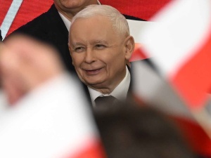 Jarosław Kaczyński zareagował na hitowy cytat, który podbija internet . Szanowni państwo, daję słowo honoru