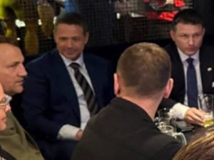 Mentzen na piwie z Trzaskowskim i Sikorskim. Burza w sieci