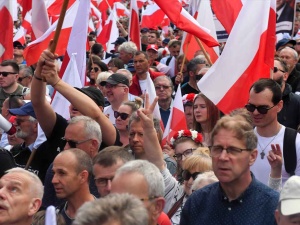 Marsze w Warszawie. Organizatorzy podali frekwencję