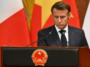 Emmanuel Macron uderzony przez żonę. Jest nagranie