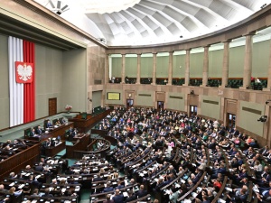 Najnowszy sondaż partyjny: Utrata władzy przez rząd Tuska, potężny wzrost Konfederacji