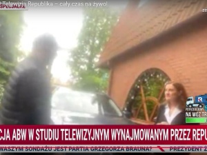 Agenci ABW pod studiem Telewizji Republika