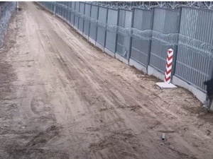 Ukrainiec chciał przejechać strażnika granicznego. Przewoził nielegalnych imigrantów