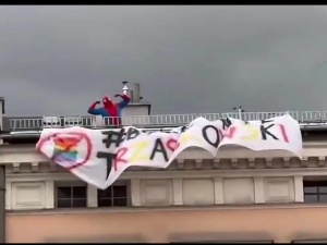 Byle nie Trzaskowski - do akcji w Gliwicach wkracza… Spiderman