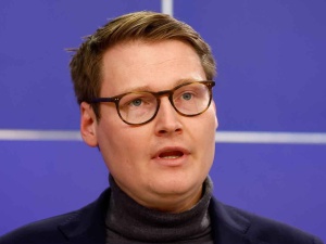 Niemiecki europoseł groził Polakom po wyborze Nawrockiego. Teraz się tłumaczy
