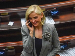 Wrze w koalicji. Joanna Mucha ujawnia SMS od posła PO