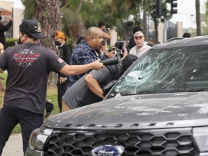 Protesty w Los Angeles po zatrzymaniu imigrantów. Biały Dom wysyła Gwardię Narodową
