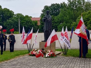 Solidarność uczciła 53. rocznicę mszy św. prymicyjnej bł. ks. Jerzego Popiełuszki w Działoszynie