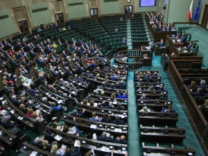 Najnowszy sondaż. Potężny wzrost PiS i Konfederacji