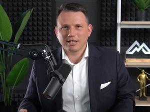 Wenezuelczyk zaatakował 24-latkę w Toruniu. Jest reakcja Sławomira Mentzena