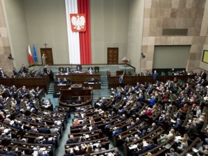 Wspólne rządy PiS i Konfederacji? Jest nowy sondaż