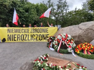 Niemieckie zbrodnie nierozliczone. Protest Polaków podczas odsłonięcia kamienia w Berlinie