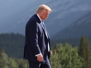 Nieoficjalnie: Trump poważnie rozważa dołączenie do wojny przeciwko Iranowi