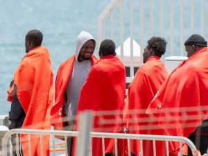 Służby Tuska mają podrzucać nielegalnych imigrantów do domów dziecka