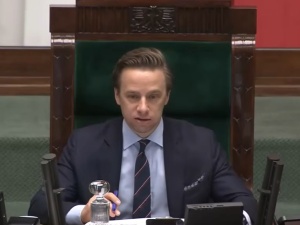 Niemcy podrzucili Polsce kolejnych Somalijczyków. Mocny komentarz Bosaka