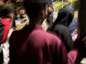 Podrzucani przez Niemców migranci otrzymają ulotki z adresami biur posłów Platformy
