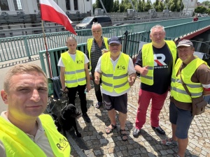 Robert Bąkiewicz przekazał nam informacje o możliwym ataku na Sąd Najwyższy: Widzimy się o 7.30