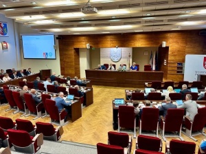 Chcemy, by do MON trafił jasny sygnał. Sejmik Województwa Podkarpackiego przyjął stanowisko ws. unieważnienia przetargu na Black Hawki