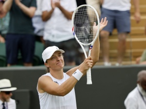 Pewna wygrana Świątek na otwarcie Wimbledonu