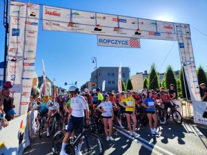 Z Ropczyc do Stalowej Woli. Ruszył drugi etap Wyścigu Solidarności i Olimpijczyków