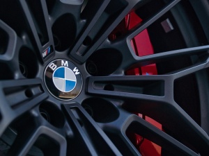 Qczaj dopiero co zrobił prawo jazdy: Mam BMW M2, to samochód dla wariatów