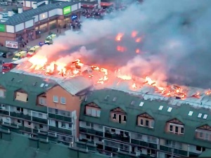 Pożar w Ząbkach: 500 osób bez dachu nad głową. Na miejscu ekipa kryminalistyczna