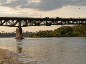 Rekordowo niski poziom wód. Wisła i Narew z historycznymi spadkami