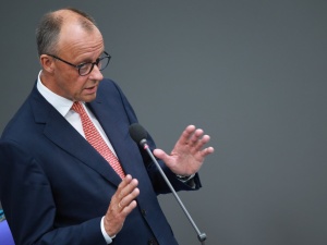 Ostra wymiana zdań nt. polityki migracyjnej w Bundestagu. Jest pan kłamliwym kanclerzem