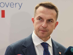 Rzecznik rządu wzywa do zatrzymania Bąkiewicza. Mocna odpowiedź