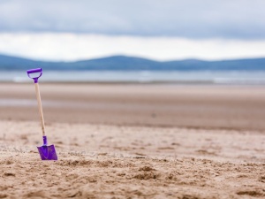Nastolatek wykopał dół na plaży. Zginął zasypany piaskiem