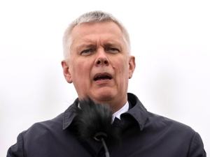 Siemoniak uderza w PiS ws. przestępstw imigrantów. Internauci ripostują: To manipulacja