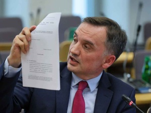 Przymusowe doprowadzenie Zbigniewa Ziobry. Jest decyzja komisji