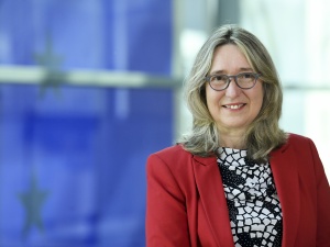 Przewodnicząca Grupy Pracowników EKES: Wysokiej jakości miejsca pracy w przemyśle są zagrożone 