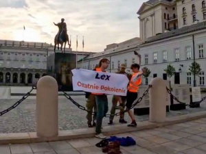 Aktywiści wdarli się na teren Pałacu Prezydenckiego