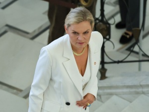Poseł KO o Nowackiej: Każdy kto łączy kropki, wie dlaczego została. Burza w sieci