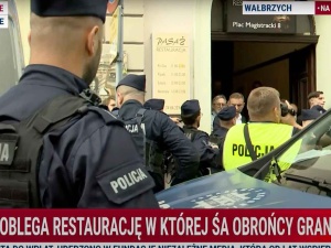 Policja otoczyła restaurację w Wałbrzychu, w której zebrali się członkowie Ruchu Obrony Granic