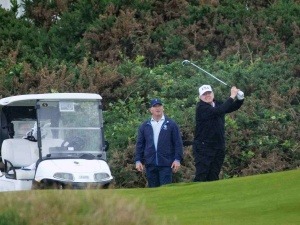 Sondaż w USA. Prezydent Trump ma powody do radości