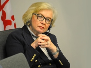 Przewodnicząca S służby zdrowia: Premier, standardowo już, używa zasady: „dziel i rządź”