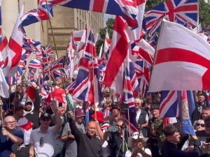 Antyimigranckie demonstracje w wielu miastach Wielkiej Brytanii