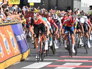 Wypadek na trasie Tour de Pologne. Jeden z kolarzy w ciężkim stanie