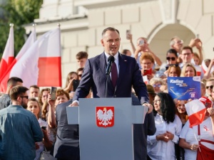 Karol Nawrocki podpisał swoją pierwszą inicjatywę ustawodawczą 