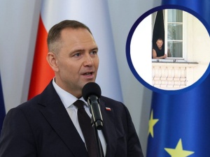 Wychodzę za pół godziny - Karol Nawrocki uprzedził z okna zgromadzonych przed Belwederem