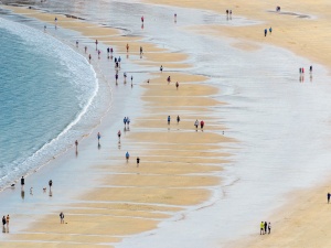 Włosi uciekają z płatnych plaż. Wolne strefy pękają w szwach