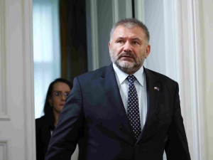 Żurek za demokracją walczącą. Opowiada o łamaniu ręki
