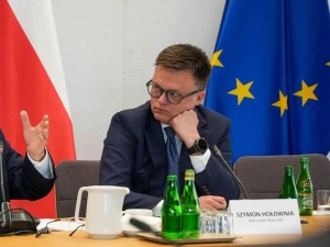 Złe wieści dla Hołowni. Polacy zabrali głos ws. jego wejścia do rządu [SONDAŻ]