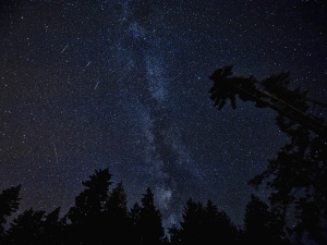 Noc Perseidów. 100 meteorów na godzinę