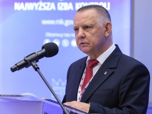 „Rzeczpospolita”: Marian Banaś betonuje NIK